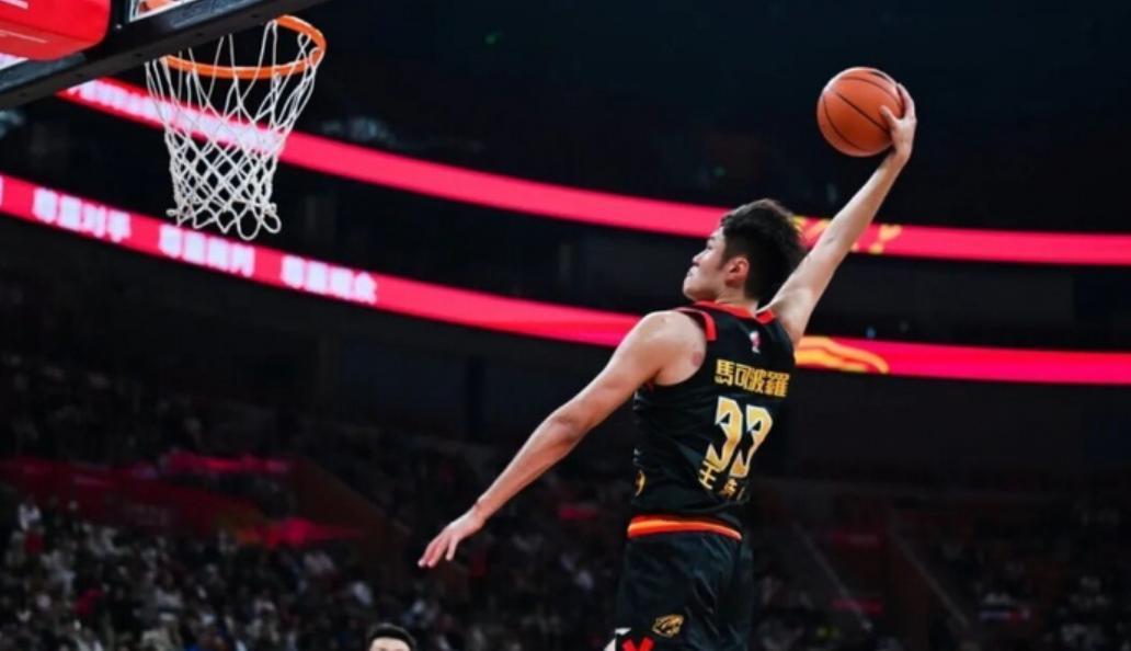 CBA最新排行榜：广东掉落第3，辽篮4连败暴跌至13，北京仅第7